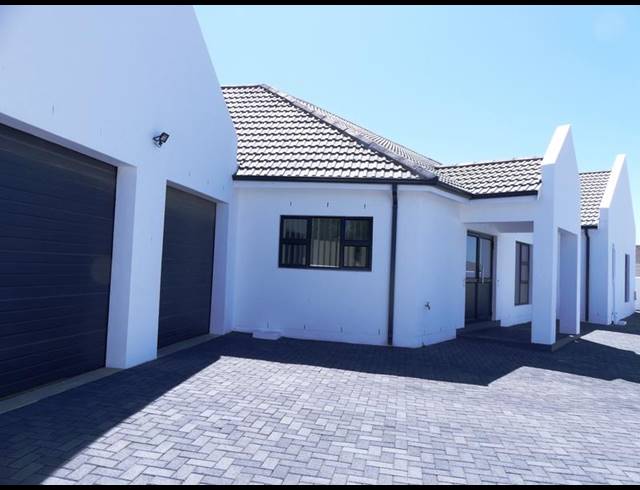 4 BEDROOM HOUSE FOR SALE IN GOLDEN MILE